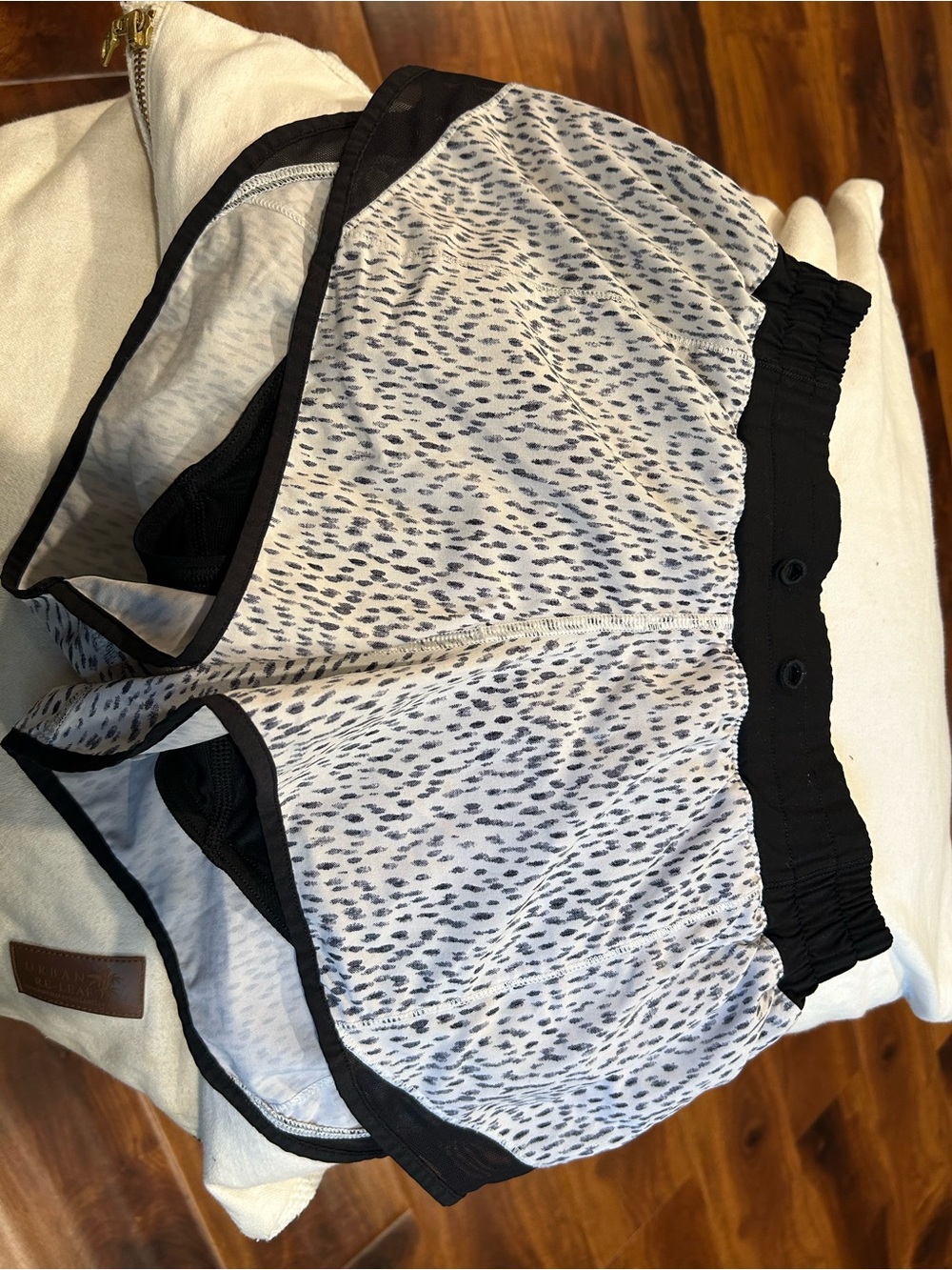 Lululemon Hotty Hot shorts, Size 4
